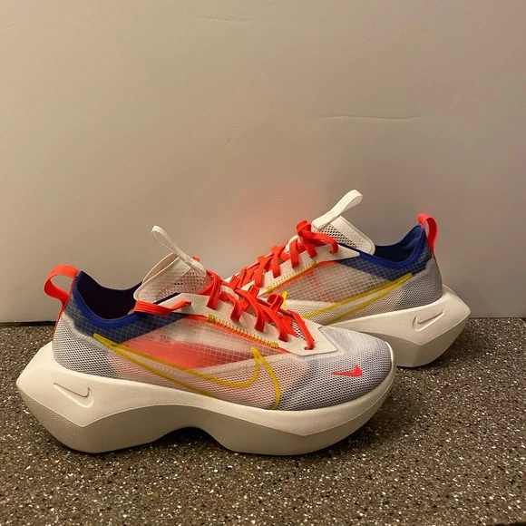 Nike WMNS Vista Chunky Sneakers - Picture 6 of 6